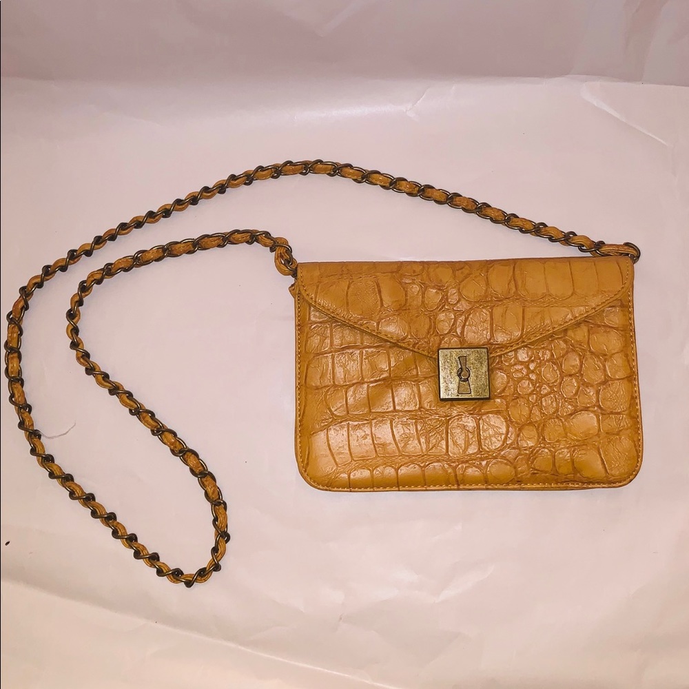 🌼Yellow chain sling/crossbody purse🌻